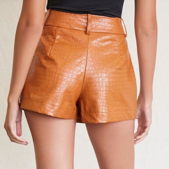 New with Tags Forever 21 Faux Crocodile Leather Skort Brown Size XS - Picture 3 of 6